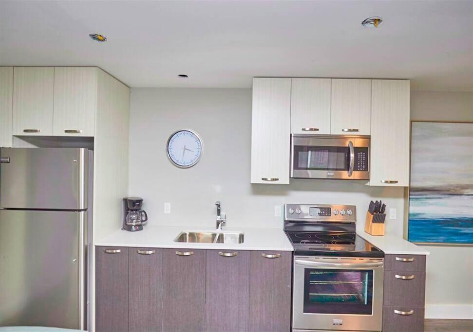 Luxury Boutique 2 Bedroom - 1b Apartment